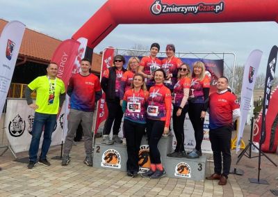 SP2 OZIMEK TEAM na Biegu Niepodległości w JuraParku w Krasiejowie